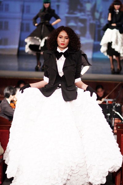 Kelly Bùi và các thiết kế cảm hứng từ “ma cà rồng” - 5