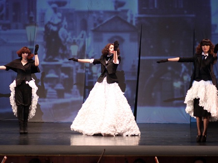 Kelly Bùi và các thiết kế cảm hứng từ “ma cà rồng” - 9