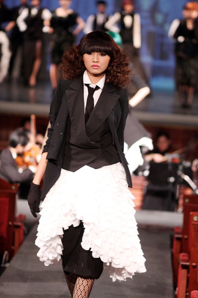 Kelly Bùi và các thiết kế cảm hứng từ “ma cà rồng” - 10