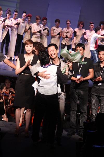 Kelly Bùi và các thiết kế cảm hứng từ “ma cà rồng” - 12