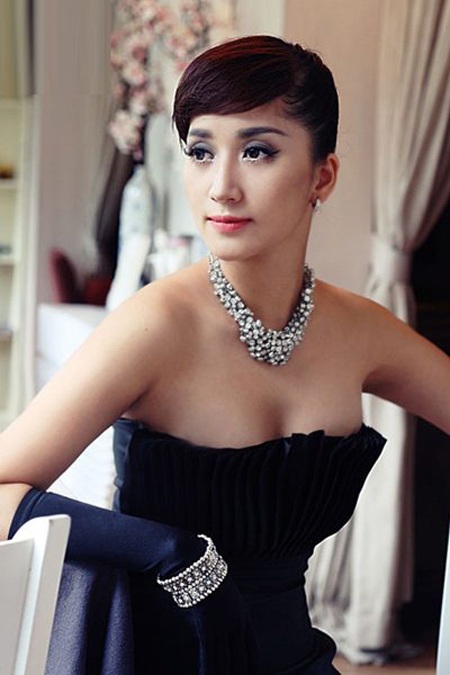 Khánh Thi: “Chí Anh từng hứa làm… bầu sô cho tôi” - 1 Khánh Thi: “Chí Anh từng hứa làm… bầu sô cho tôi” - 1