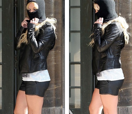 Britney hóa thành kẻ cướp siêu thị - 2 Britney hóa thành kẻ cướp siêu thị - 2