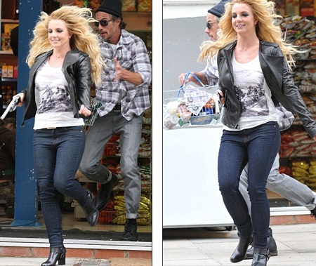 Britney hóa thành kẻ cướp siêu thị - 9 Britney hóa thành kẻ cướp siêu thị - 9