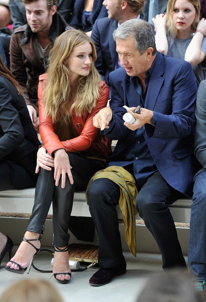 Nhiều “sao” dự buổi trình diễn của Burberry - 6