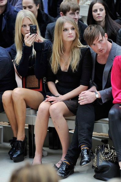 Nhiều “sao” dự buổi trình diễn của Burberry - 13