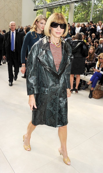 Nhiều “sao” dự buổi trình diễn của Burberry - 15