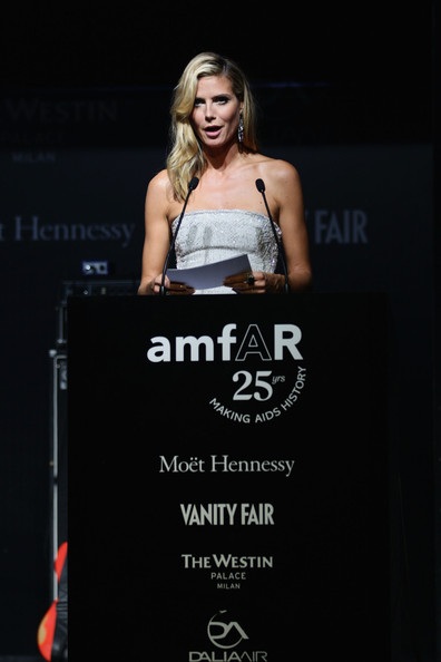 Dàn “chân dài” đình đám khoe dáng tại Ý - 10