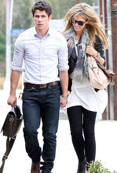 Những hình ảnh ngọt ngào của “đôi đũa lệch” Delta Goodrem - Nick Jonas - 5 Những hình ảnh ngọt ngào của “đôi đũa lệch” Delta Goodrem - Nick Jonas - 5