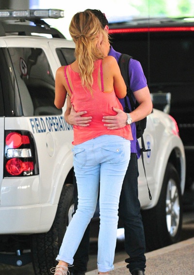 Những hình ảnh ngọt ngào của “đôi đũa lệch” Delta Goodrem - Nick Jonas - 6 Những hình ảnh ngọt ngào của “đôi đũa lệch” Delta Goodrem - Nick Jonas - 6