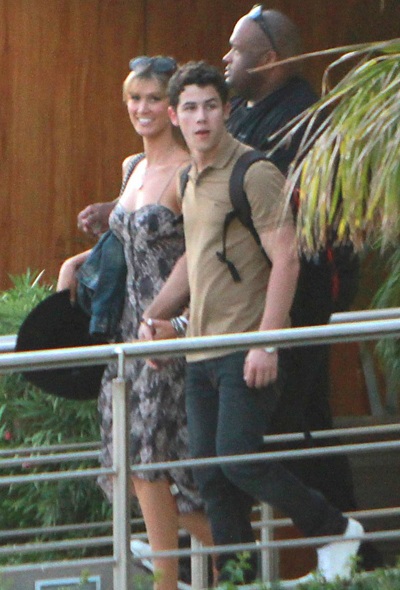 Những hình ảnh ngọt ngào của “đôi đũa lệch” Delta Goodrem - Nick Jonas - 9 Những hình ảnh ngọt ngào của “đôi đũa lệch” Delta Goodrem - Nick Jonas - 9