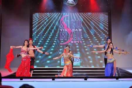Toàn cảnh đêm chung kết Siêu mẫu Việt Nam 2011 - 21 Toàn cảnh đêm chung kết Siêu mẫu Việt Nam 2011 - 21