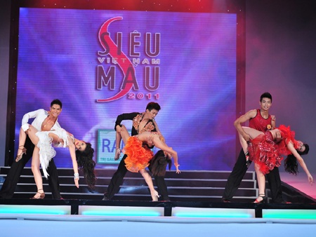 Toàn cảnh đêm chung kết Siêu mẫu Việt Nam 2011 - 23 Toàn cảnh đêm chung kết Siêu mẫu Việt Nam 2011 - 23