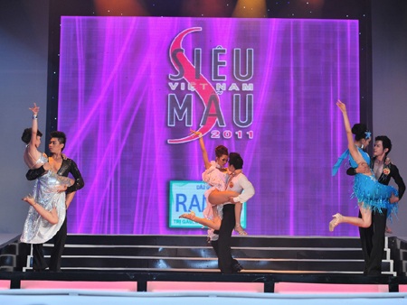 Toàn cảnh đêm chung kết Siêu mẫu Việt Nam 2011 - 25 Toàn cảnh đêm chung kết Siêu mẫu Việt Nam 2011 - 25
