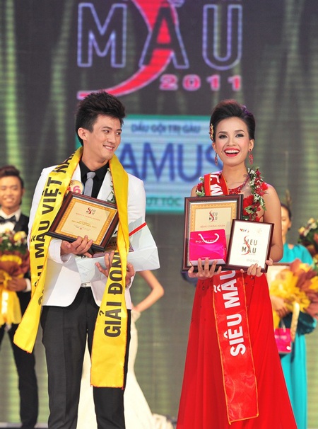Toàn cảnh đêm chung kết Siêu mẫu Việt Nam 2011 - 32 Toàn cảnh đêm chung kết Siêu mẫu Việt Nam 2011 - 32