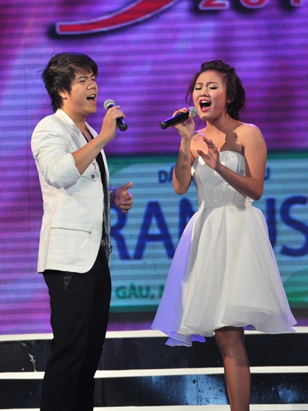 Nghệ sỹ “cháy” hết mình trong đêm chung kết Siêu mẫu 2011 - 3 Nghệ sỹ “cháy” hết mình trong đêm chung kết Siêu mẫu 2011 - 3