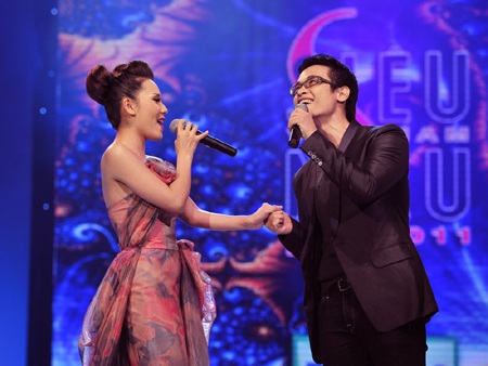 Nghệ sỹ “cháy” hết mình trong đêm chung kết Siêu mẫu 2011 - 9 Nghệ sỹ “cháy” hết mình trong đêm chung kết Siêu mẫu 2011 - 9