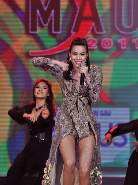 Nghệ sỹ “cháy” hết mình trong đêm chung kết Siêu mẫu 2011 - 10 Nghệ sỹ “cháy” hết mình trong đêm chung kết Siêu mẫu 2011 - 10