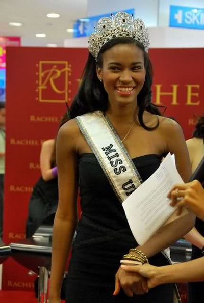 Thêm hình ảnh đẹp về tân HHHV ở Singapore - 14 Thêm hình ảnh đẹp về tân HHHV ở Singapore - 14