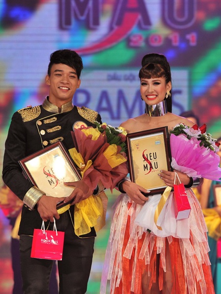 Vương Thu Phương và Vũ Mạnh Hiệp giành giải Vàng Siêu mẫu 2011 - 5