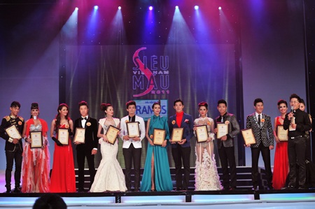 Vương Thu Phương và Vũ Mạnh Hiệp giành giải Vàng Siêu mẫu 2011 - 3