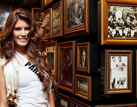 Người đẹp Hoàn vũ thăm bảo tàng bóng đá - 5 Người đẹp Hoàn vũ thăm bảo tàng bóng đá - 5