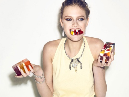 Constance Jablonski mải mê... ăn uống - 3