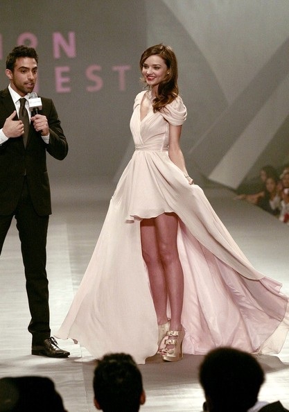 Miranda Kerr khoe dáng siêu chuẩn tại Mexico - 9