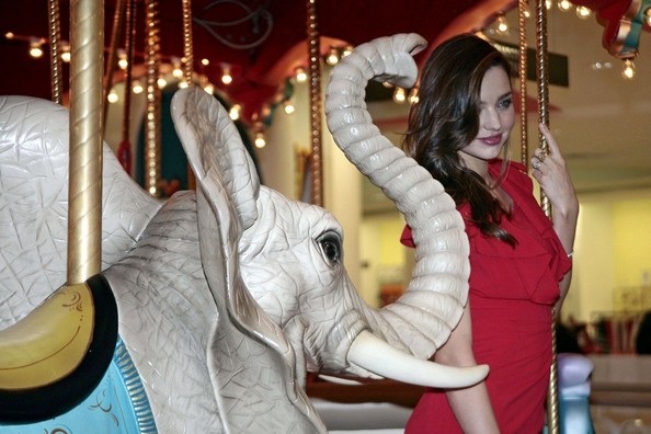 Miranda Kerr khoe dáng siêu chuẩn tại Mexico - 10