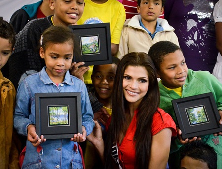 Hoàng My diện áo bà ba trong buổi trao quà từ thiện - 19 Hoàng My diện áo bà ba trong buổi trao quà từ thiện - 19