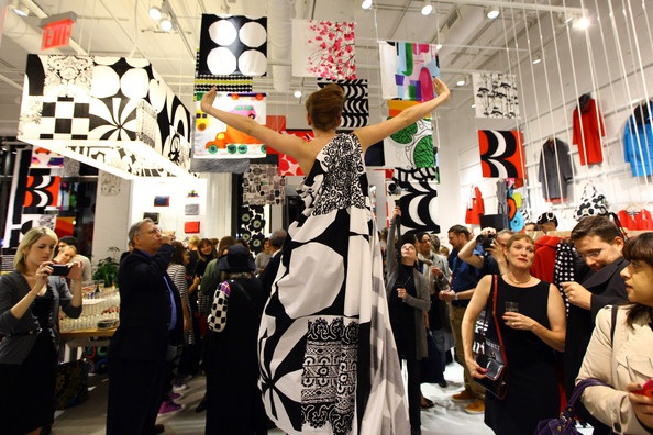 Vòng quanh thế giới giải trí ngày 7/10 - 9