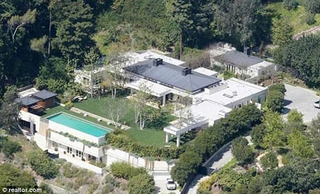 Thăm “siêu biệt thự” của cặp đôi đồng tính nổi tiếng nhất Hollywood - 5 Thăm “siêu biệt thự” của cặp đôi đồng tính nổi tiếng nhất Hollywood - 5