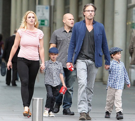 Vòng quanh thế giới giải trí ngày 6/10 - 13 Vòng quanh thế giới giải trí ngày 6/10 - 13