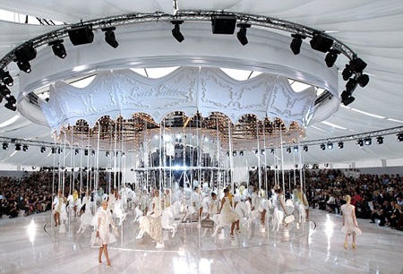 Vòng quanh thế giới giải trí ngày 6/10 - 6 Vòng quanh thế giới giải trí ngày 6/10 - 6