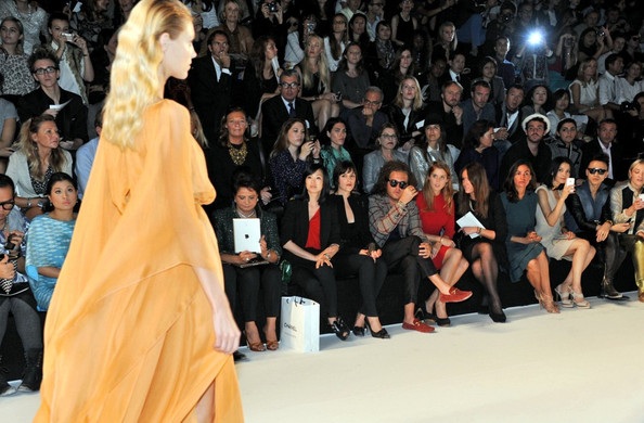 Vòng quanh thế giới giải trí ngày 6/10 - 3 Vòng quanh thế giới giải trí ngày 6/10 - 3