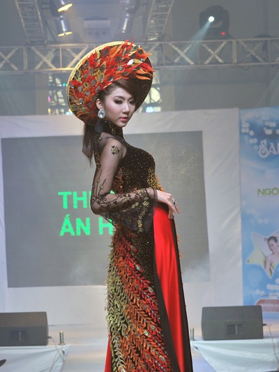 Ngọc Quyên “đọ sắc” với Vũ Hoàng Điệp - 2 Ngọc Quyên “đọ sắc” với Vũ Hoàng Điệp - 2