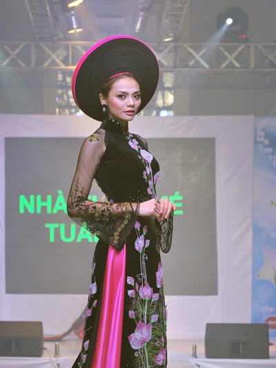 Ngọc Quyên “đọ sắc” với Vũ Hoàng Điệp - 3 Ngọc Quyên “đọ sắc” với Vũ Hoàng Điệp - 3