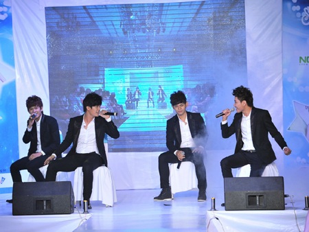 Ngọc Quyên “đọ sắc” với Vũ Hoàng Điệp - 14 Ngọc Quyên “đọ sắc” với Vũ Hoàng Điệp - 14