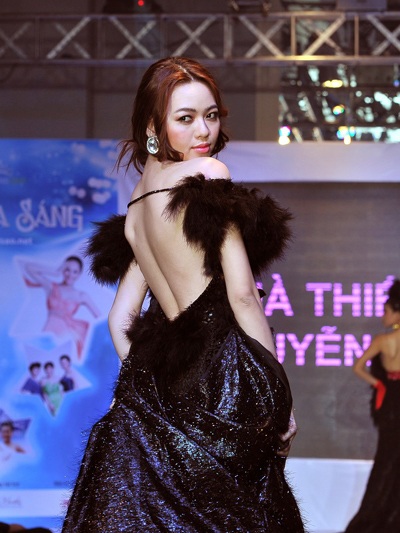 Ngọc Quyên “đọ sắc” với Vũ Hoàng Điệp - 9 Ngọc Quyên “đọ sắc” với Vũ Hoàng Điệp - 9