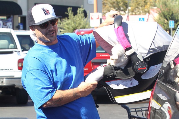 Vòng quanh thế giới giải trí ngày 9/10 - 7