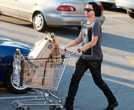 Vòng quanh thế giới giải trí ngày 9/10 - 11