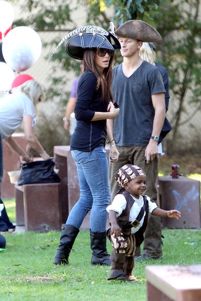 Những giờ phút vui vẻ của mẹ con Sandra Bullock - 10 Những giờ phút vui vẻ của mẹ con Sandra Bullock - 10