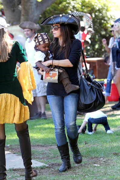 Những giờ phút vui vẻ của mẹ con Sandra Bullock - 11 Những giờ phút vui vẻ của mẹ con Sandra Bullock - 11
