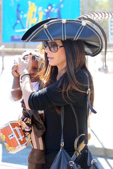 Những giờ phút vui vẻ của mẹ con Sandra Bullock - 12 Những giờ phút vui vẻ của mẹ con Sandra Bullock - 12