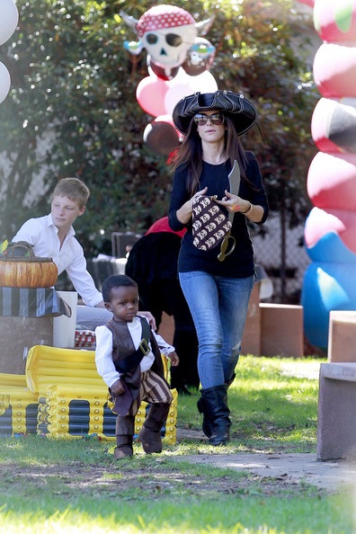 Những giờ phút vui vẻ của mẹ con Sandra Bullock - 15 Những giờ phút vui vẻ của mẹ con Sandra Bullock - 15