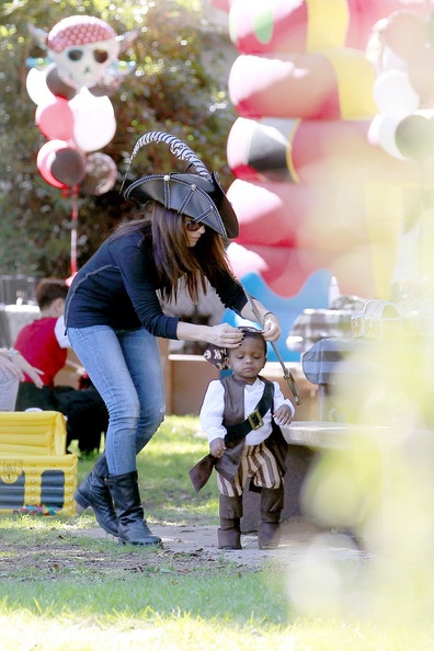 Những giờ phút vui vẻ của mẹ con Sandra Bullock - 16 Những giờ phút vui vẻ của mẹ con Sandra Bullock - 16