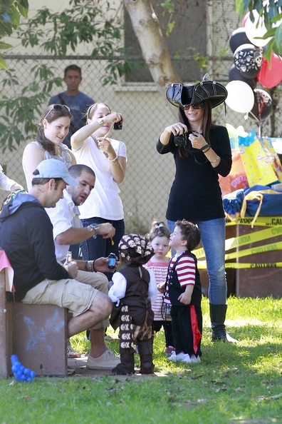 Những giờ phút vui vẻ của mẹ con Sandra Bullock - 19 Những giờ phút vui vẻ của mẹ con Sandra Bullock - 19