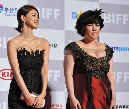 “Thảm họa thời trang” Oh In Hye vẫn thu hút dù kín đáo - 3 “Thảm họa thời trang” Oh In Hye vẫn thu hút dù kín đáo - 3