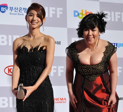 “Thảm họa thời trang” Oh In Hye vẫn thu hút dù kín đáo - 6 “Thảm họa thời trang” Oh In Hye vẫn thu hút dù kín đáo - 6