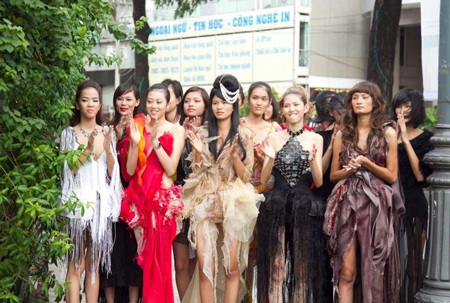 Bí mật “theo dõi” Top 15 Vietnam’s Next Top Model  - 14