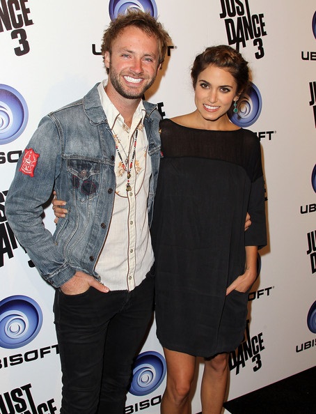 Vòng quanh thế giới giải trí ngày 17/10 - 7